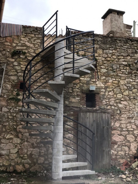 Escalier en Béton d'atelier (brut) CARMAUX