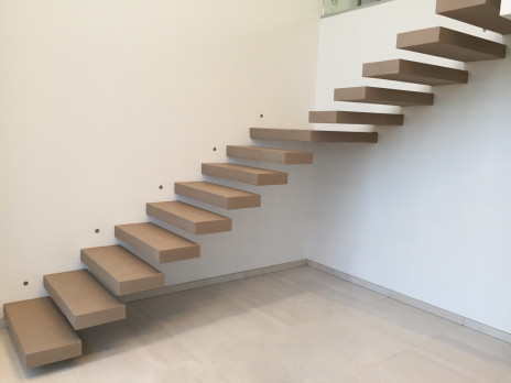 Escalier suspendu béton BEZIERS